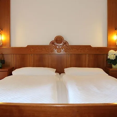 Lindwurm Hotel