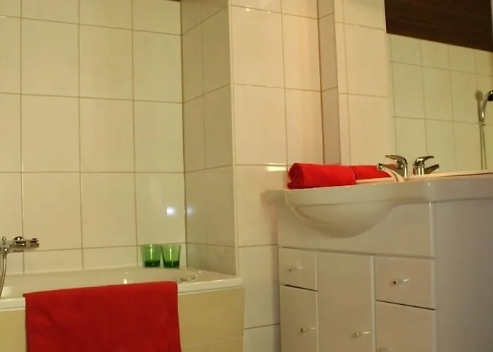 Ξενοδοχείο Lindwurm 2*